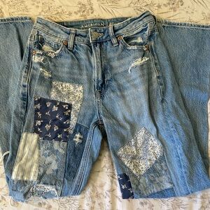 Woman’s American eagle jeans.